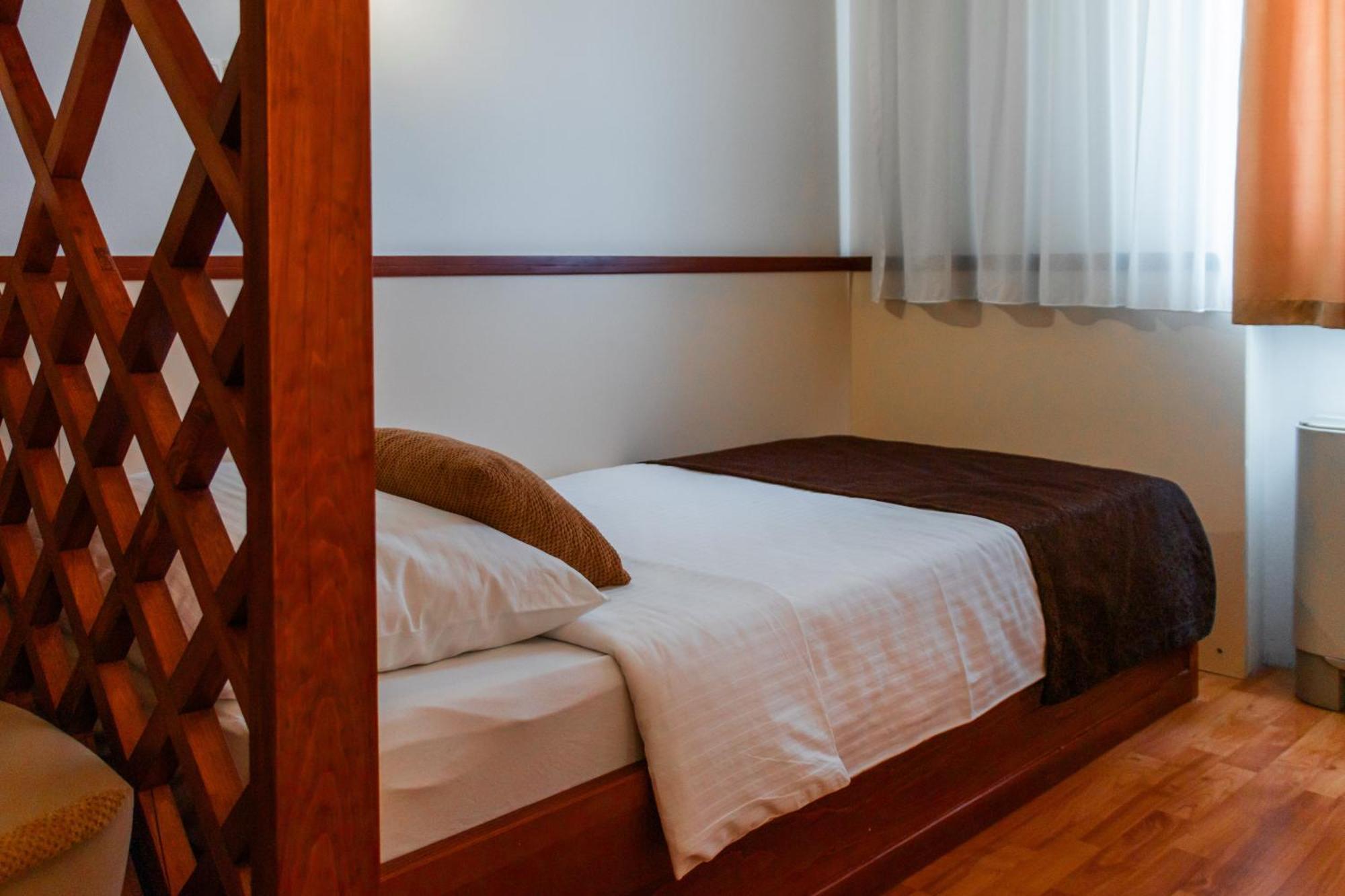 Hotel Saraj サラエヴォ エクステリア 写真