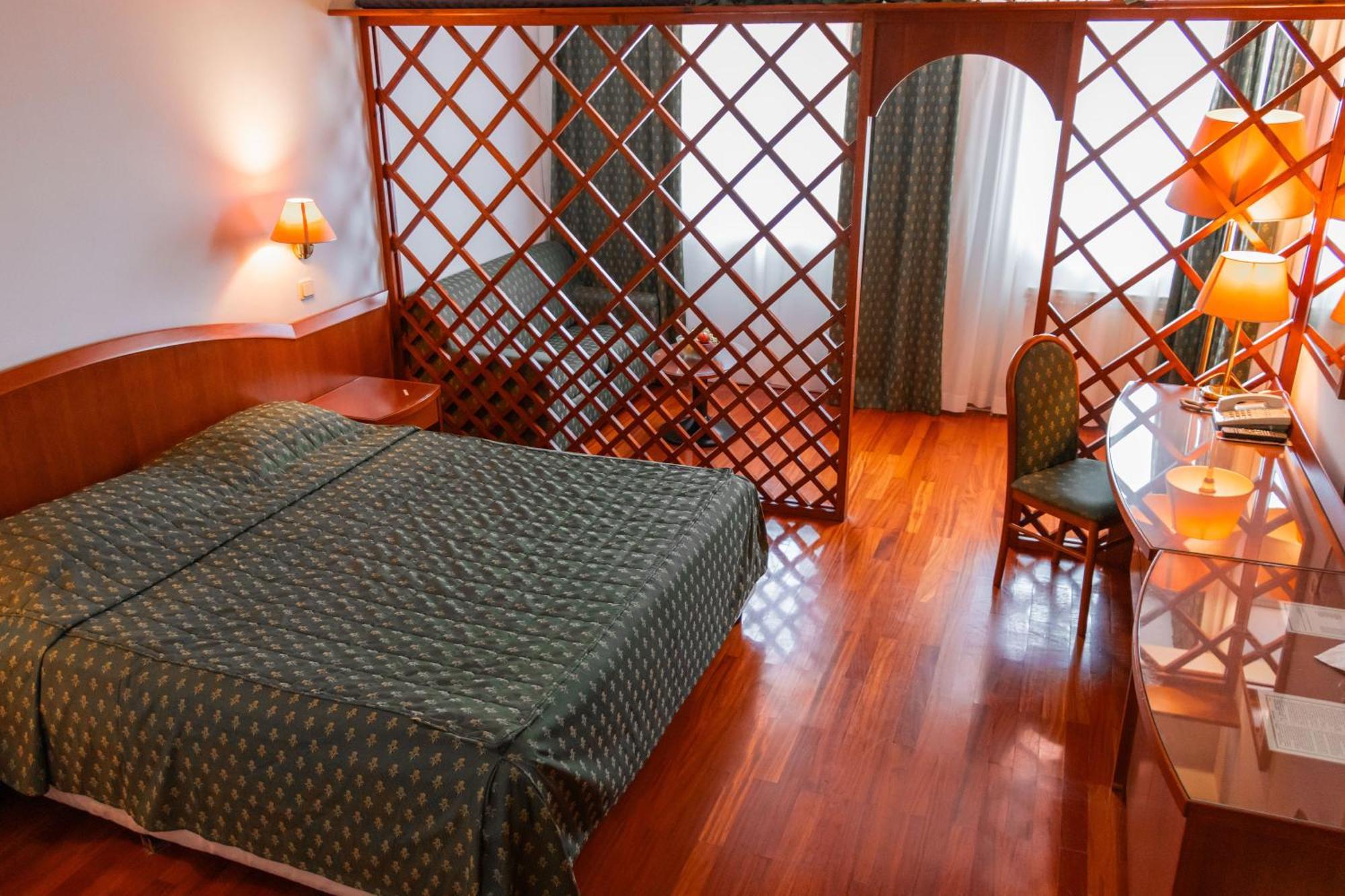 Hotel Saraj サラエヴォ エクステリア 写真