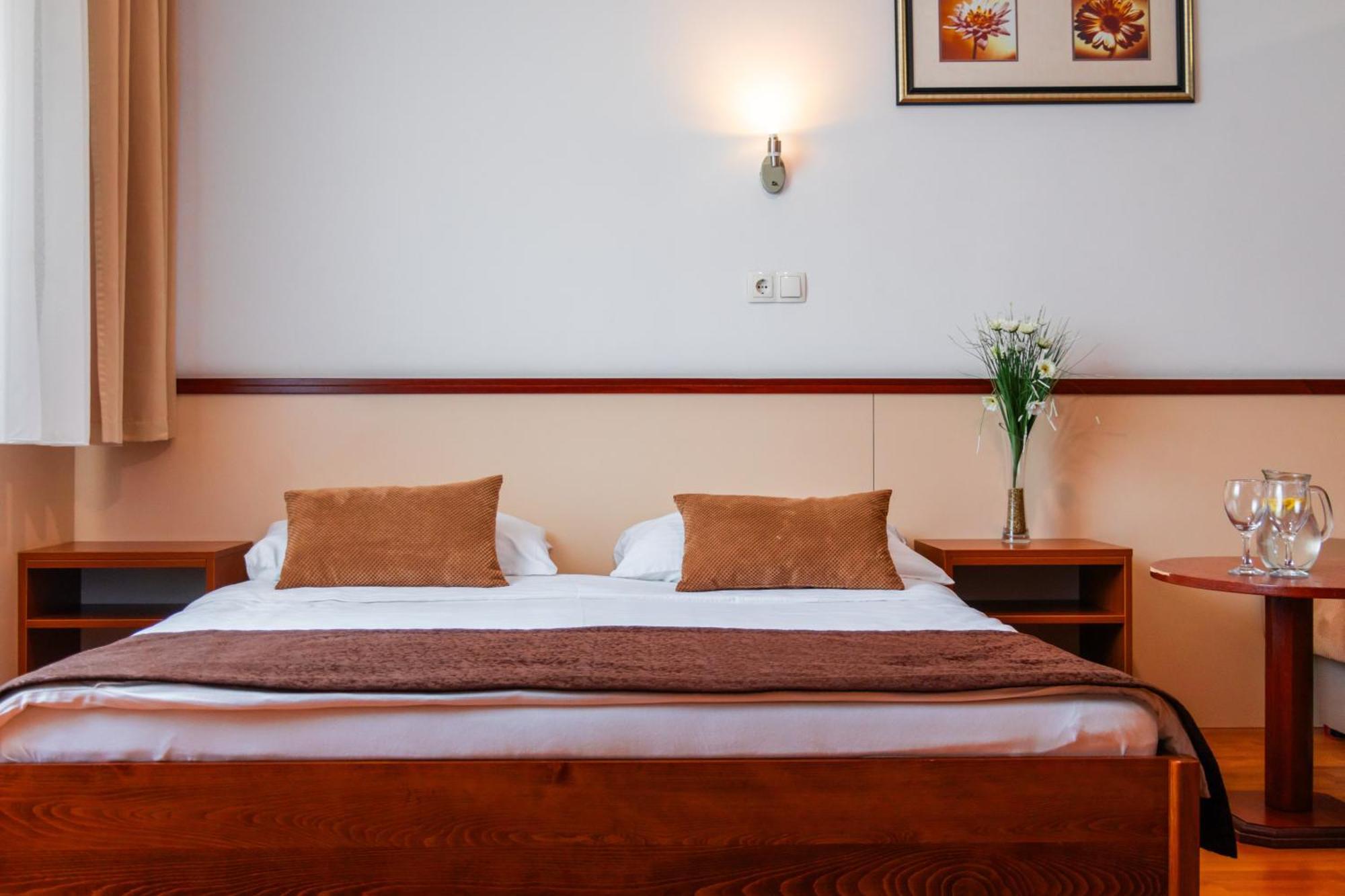 Hotel Saraj サラエヴォ エクステリア 写真