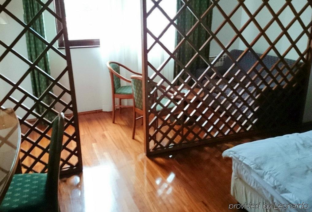 Hotel Saraj サラエヴォ エクステリア 写真